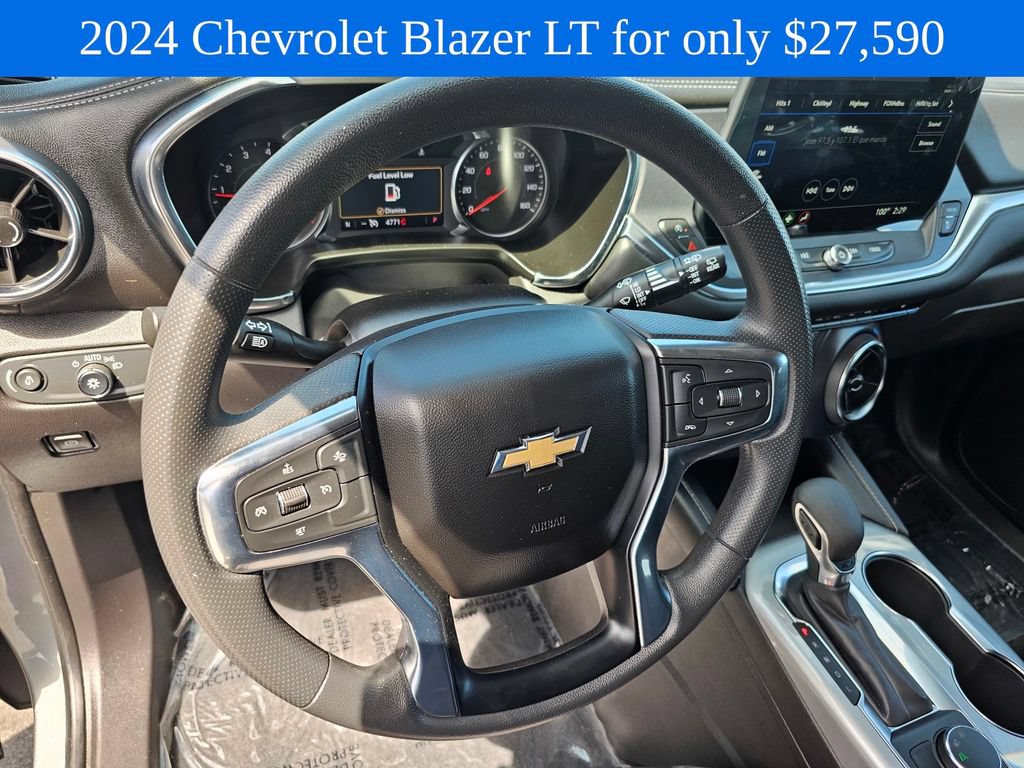 Used 2024 Chevrolet Blazer LT FWD image 26
