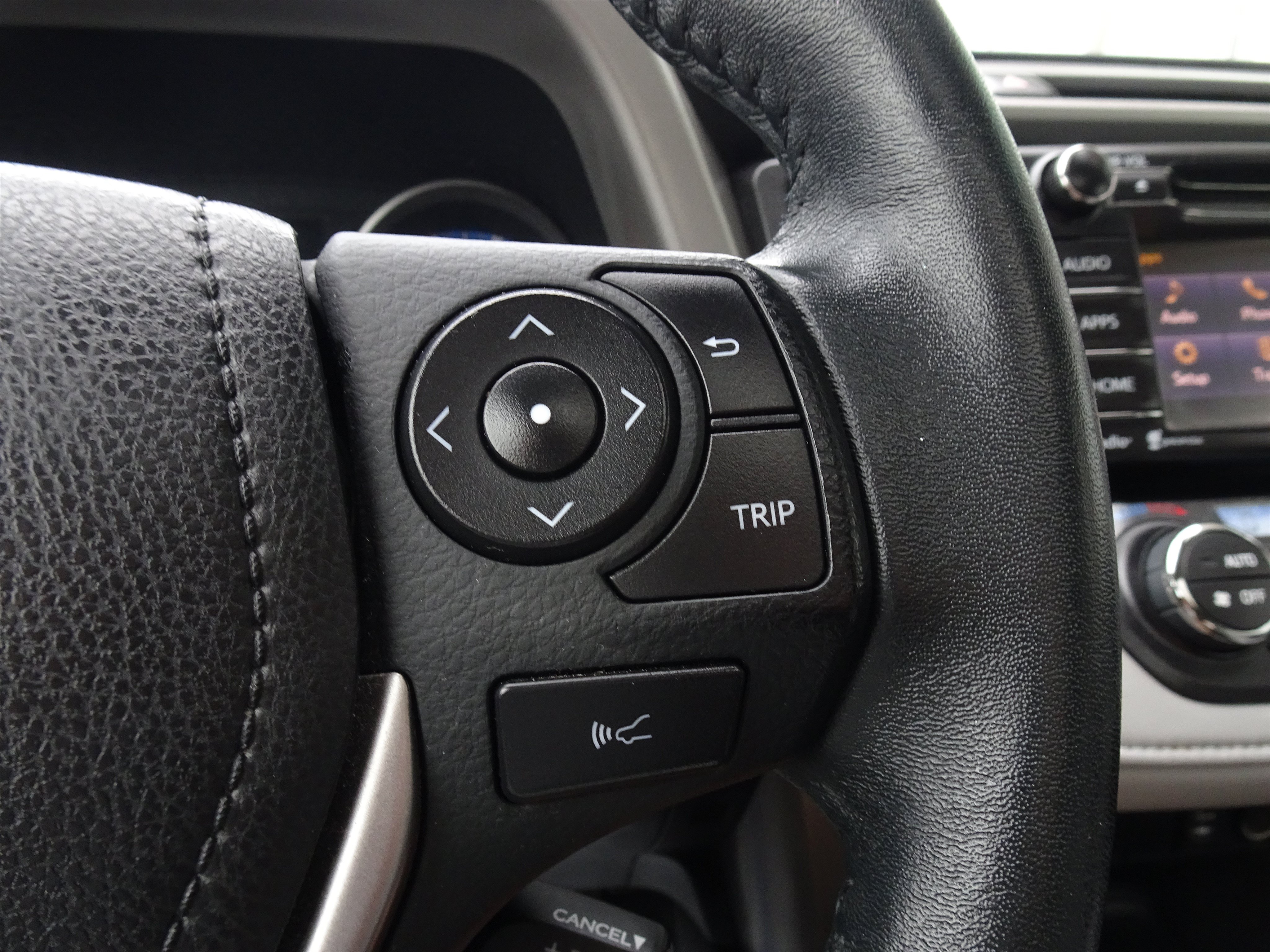 Used 2017 Toyota RAV4 XLE FWD image 22