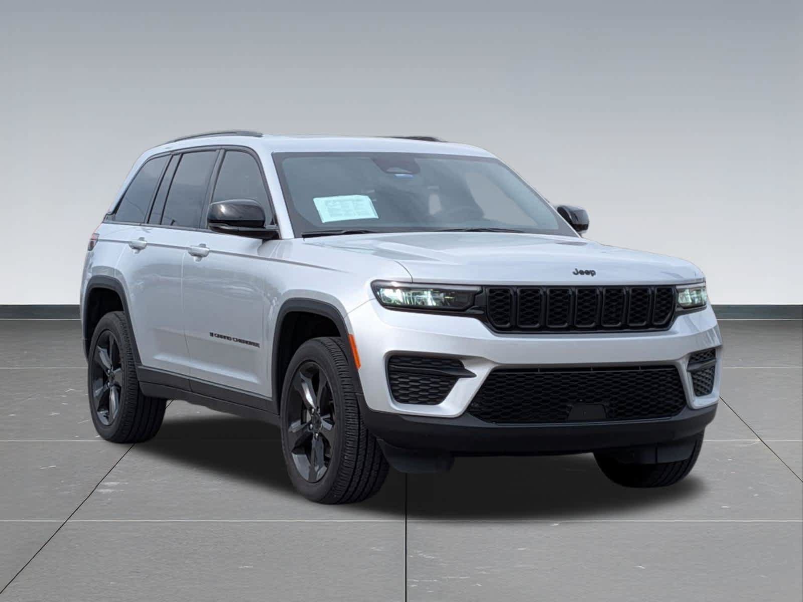 Certified 2024 Jeep Grand Cherokee Altitude AWD/4WD image 7