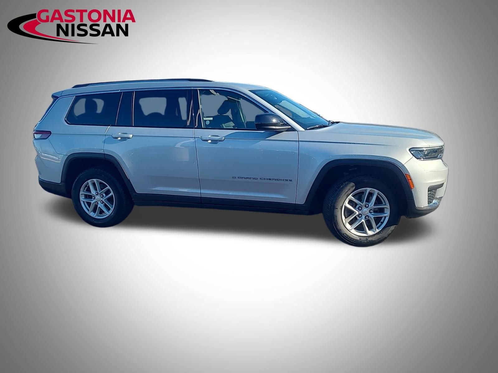 Used 2023 Jeep Grand Cherokee L Laredo image 13