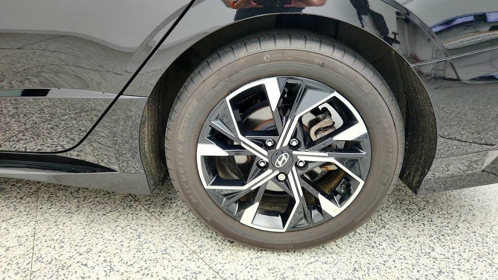 Used 2025 Hyundai Sonata SEL AWD/4WD image 9