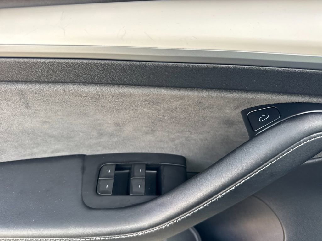 Used 2022 Tesla Model 3 RWD image 10