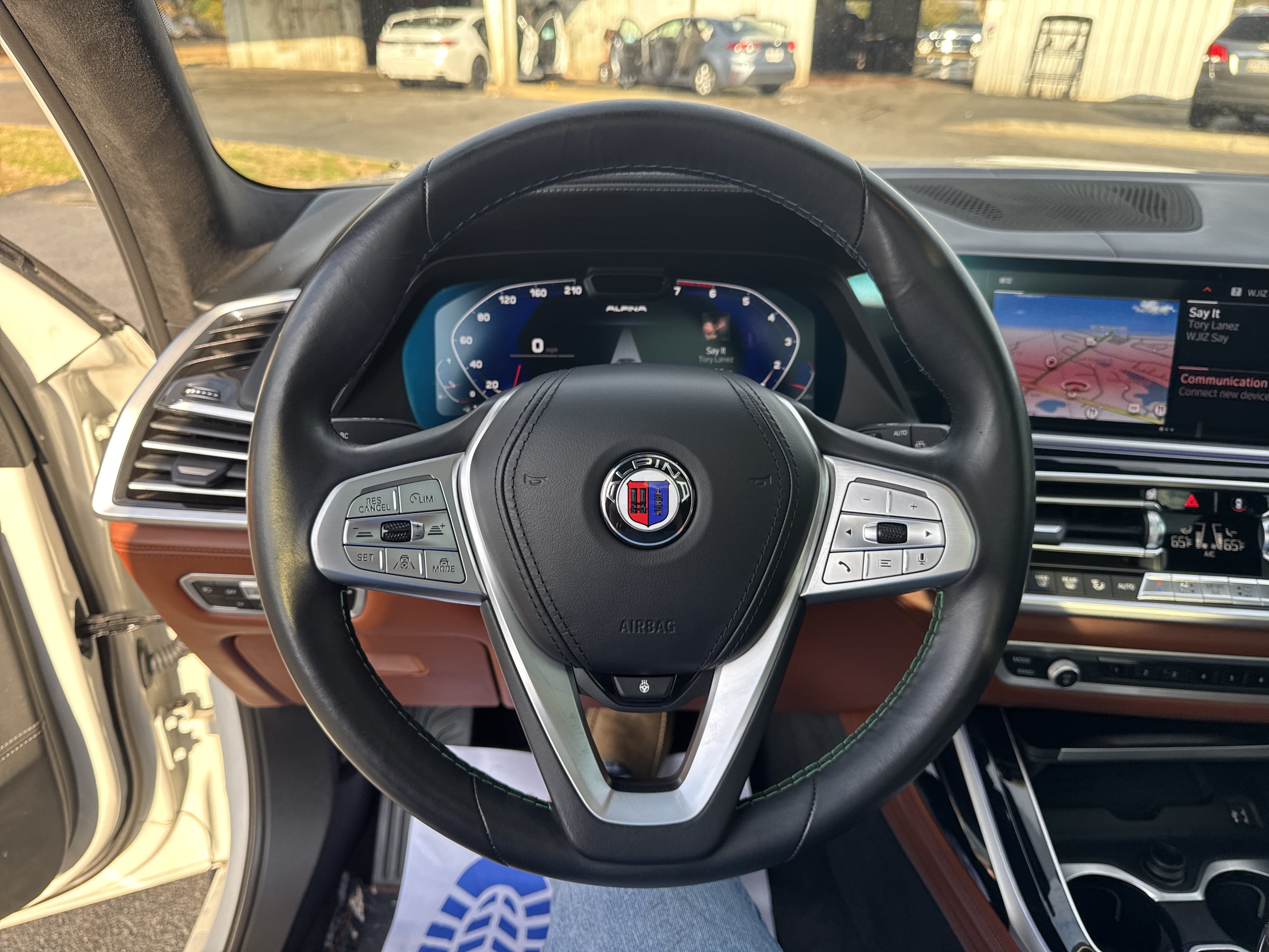 Used 2022 BMW ALPINA XB7 AWD/4WD image 17