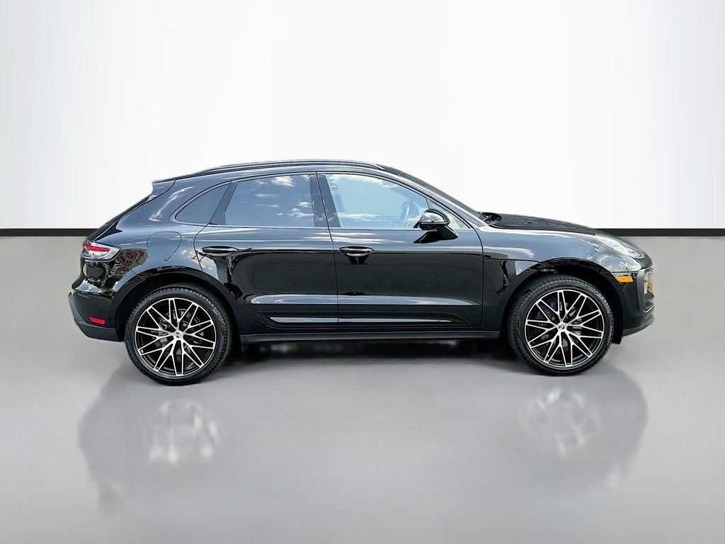 Certified 2026 Porsche Macan AWD/4WD image 8
