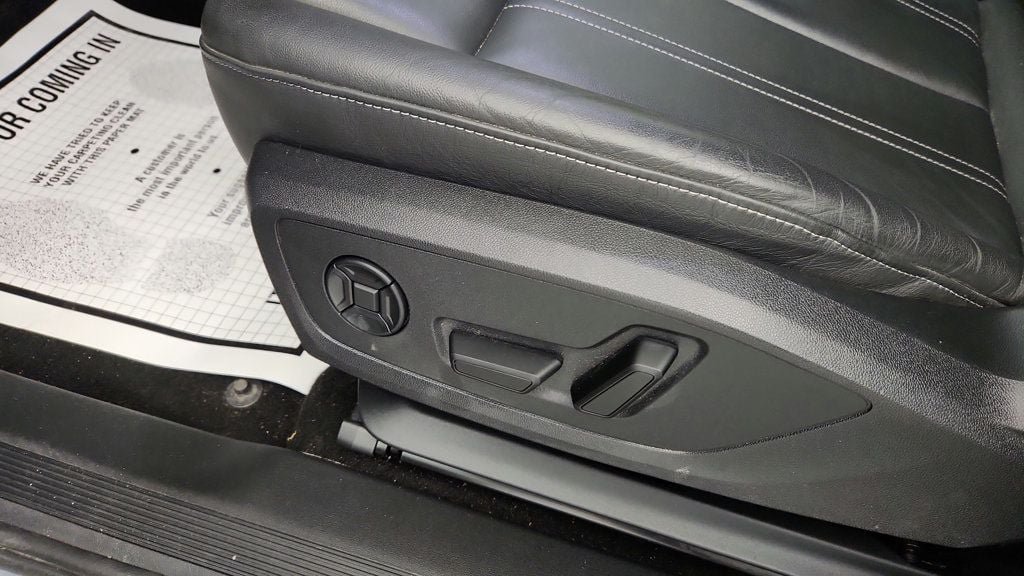 Used 2024 Audi Q4 e-tron Premium Plus w/ Premium Plus AWD/4WD image 11