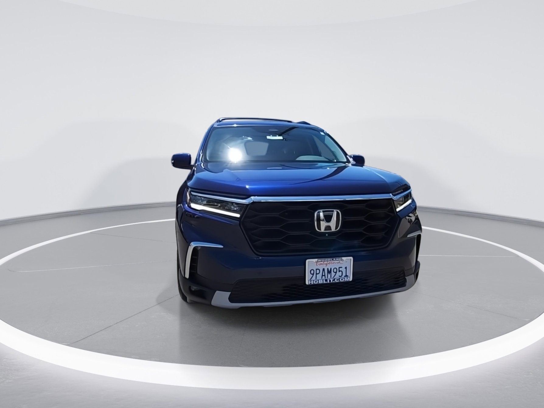 Used 2025 Honda Pilot EX-L image 3