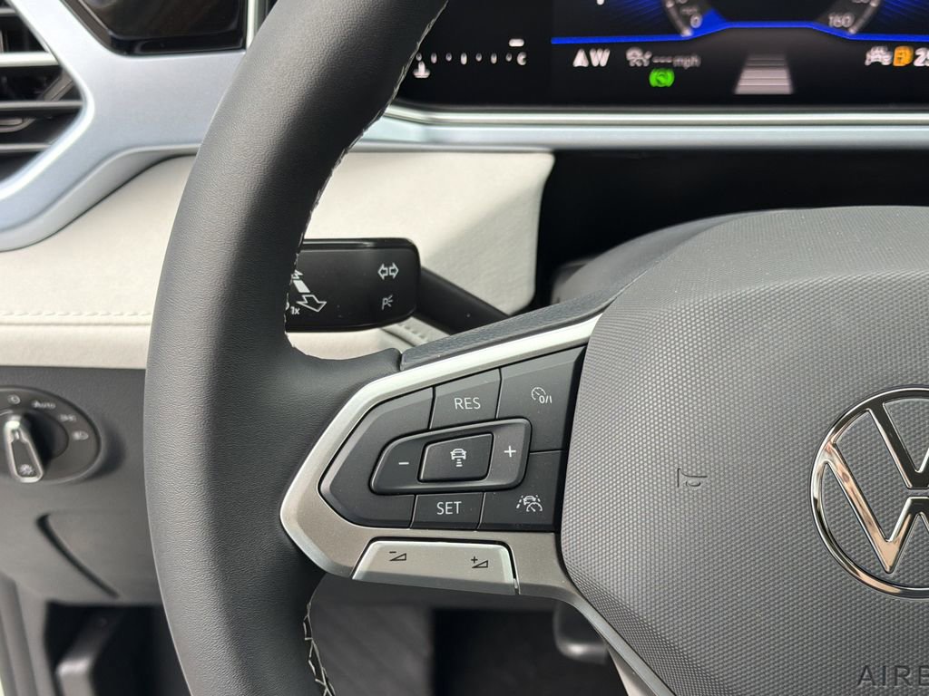 New 2026 Volkswagen Taos SE FWD image 24