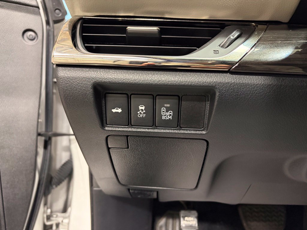 Used 2014 Toyota Avalon XLE Touring FWD image 16