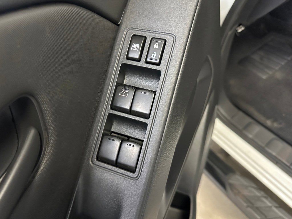 Used 2023 Nissan Frontier S AWD/4WD image 7