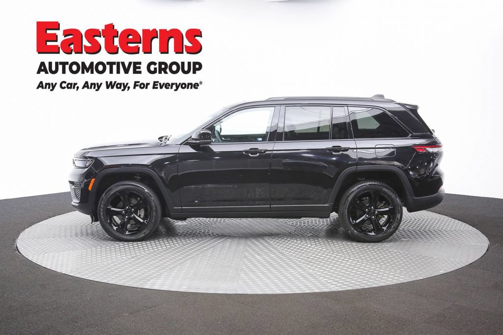 Used 2024 Jeep Grand Cherokee Altitude AWD/4WD image 61