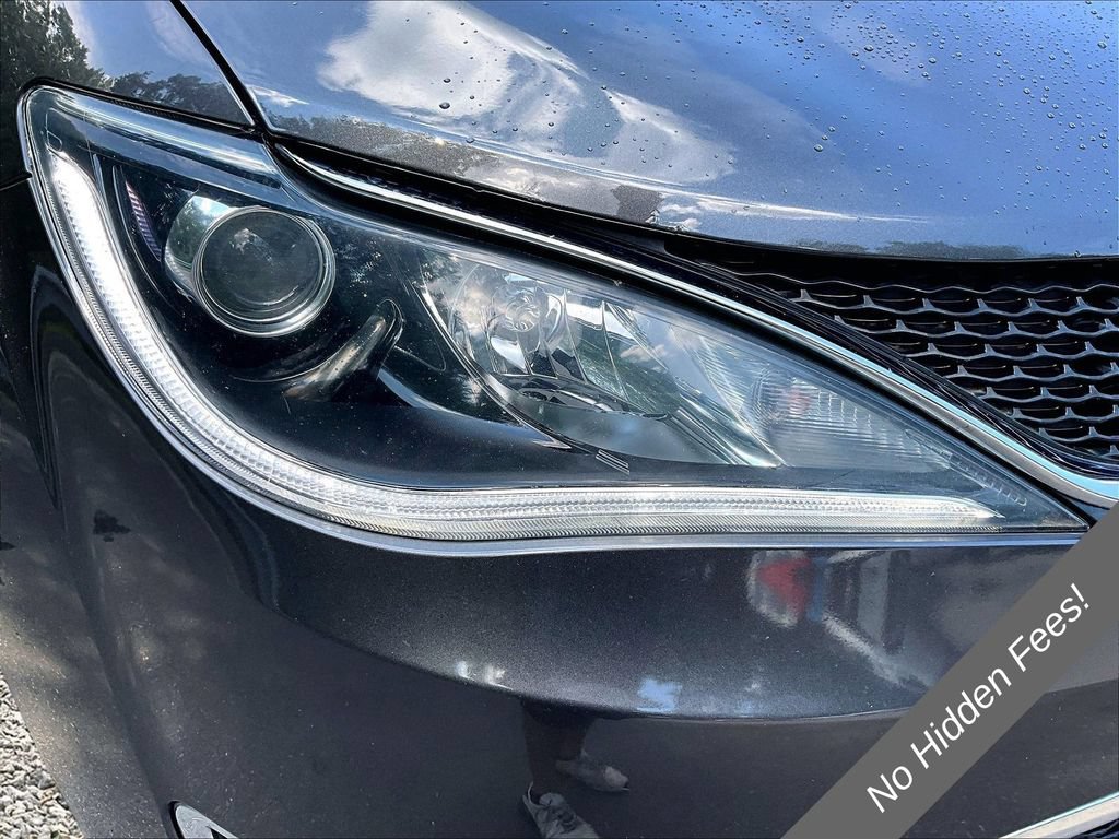 Used 2019 Chrysler Pacifica Limited FWD image 28