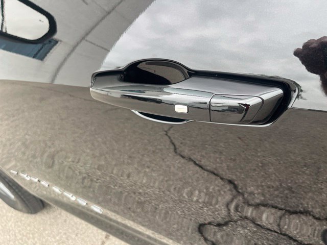 New 2027 Chevrolet Traverse LT FWD image 16