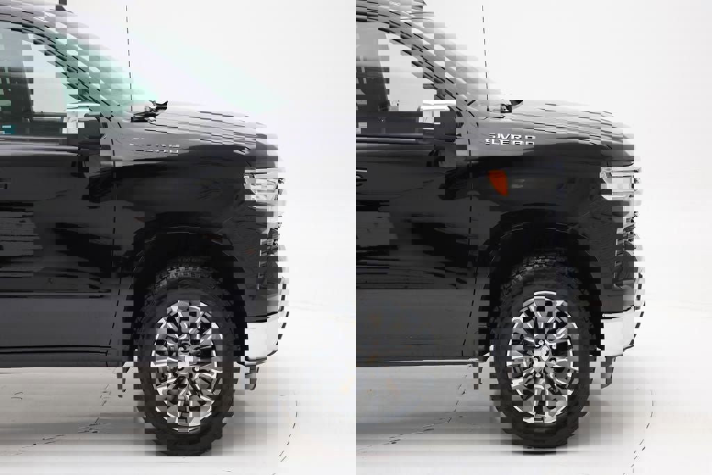 Used 2024 Chevrolet Silverado 1500 LT image 3