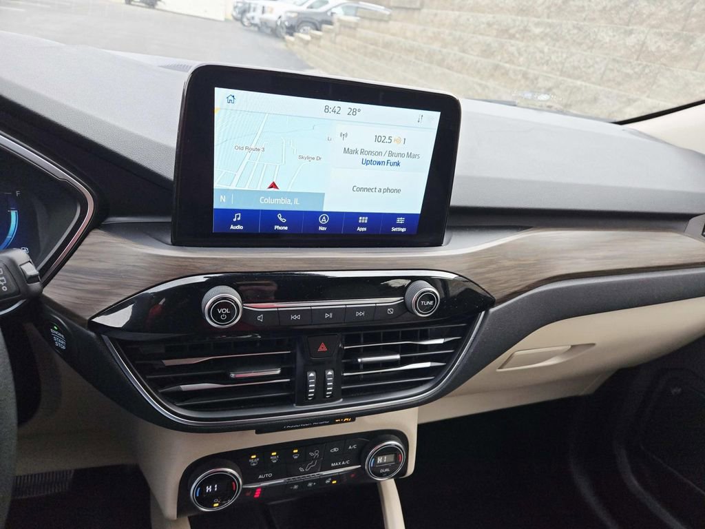 Used 2020 Ford Escape Titanium image 25