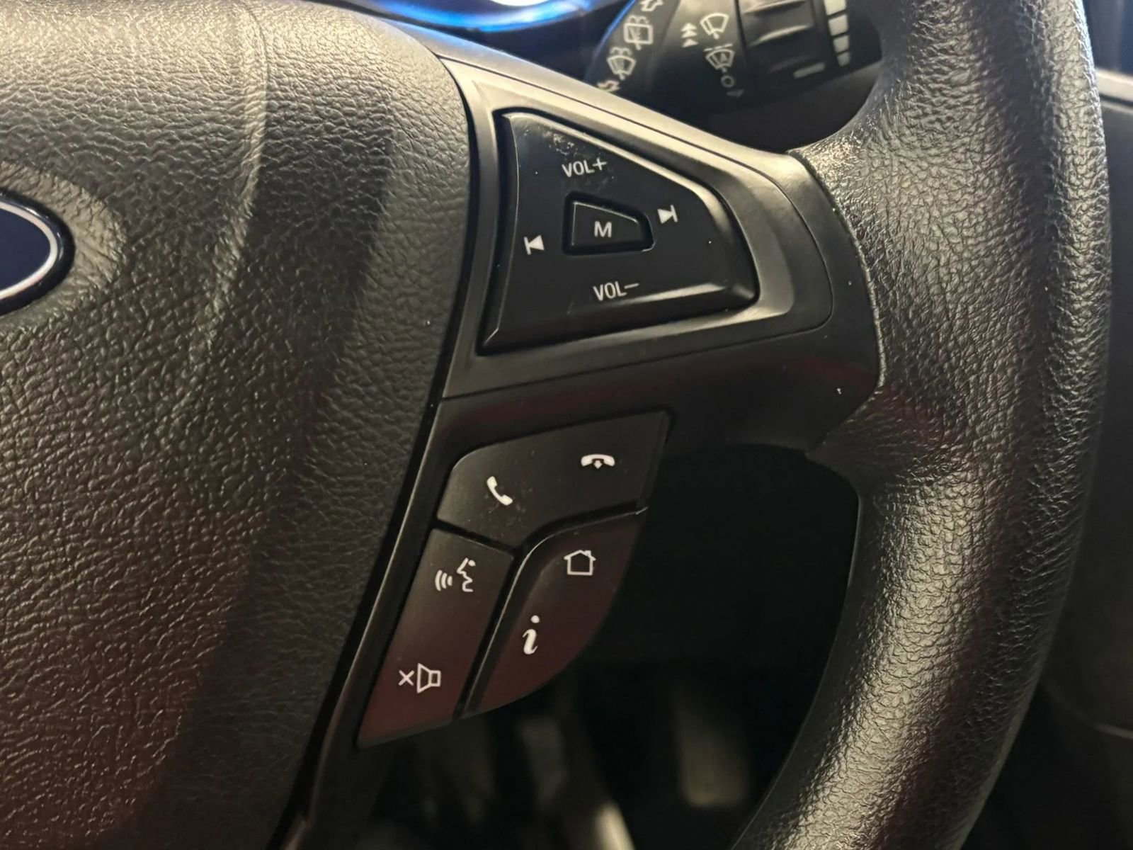 Used 2020 Ford Edge SE w/ Cargo Accessory Package FWD image 46