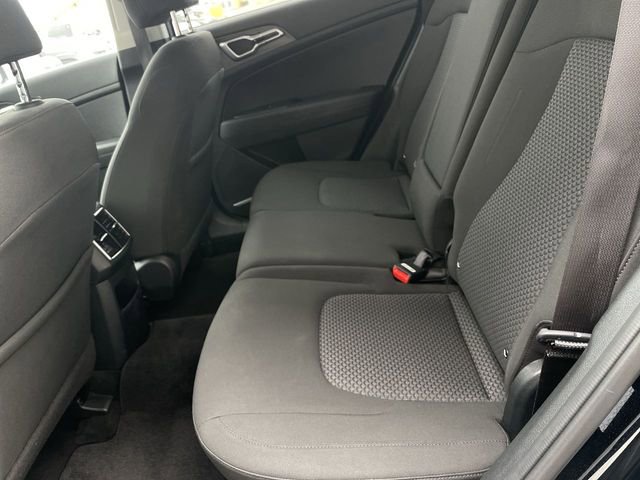 Used 2025 Kia Sportage LX image 21