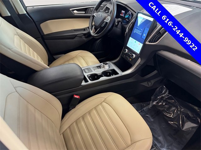 Used 2022 Ford Edge SEL w/ Convenience Package image 9