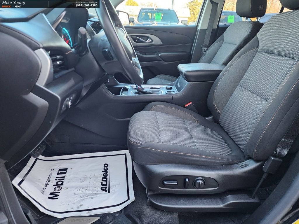 Used 2018 Chevrolet Traverse LT image 33