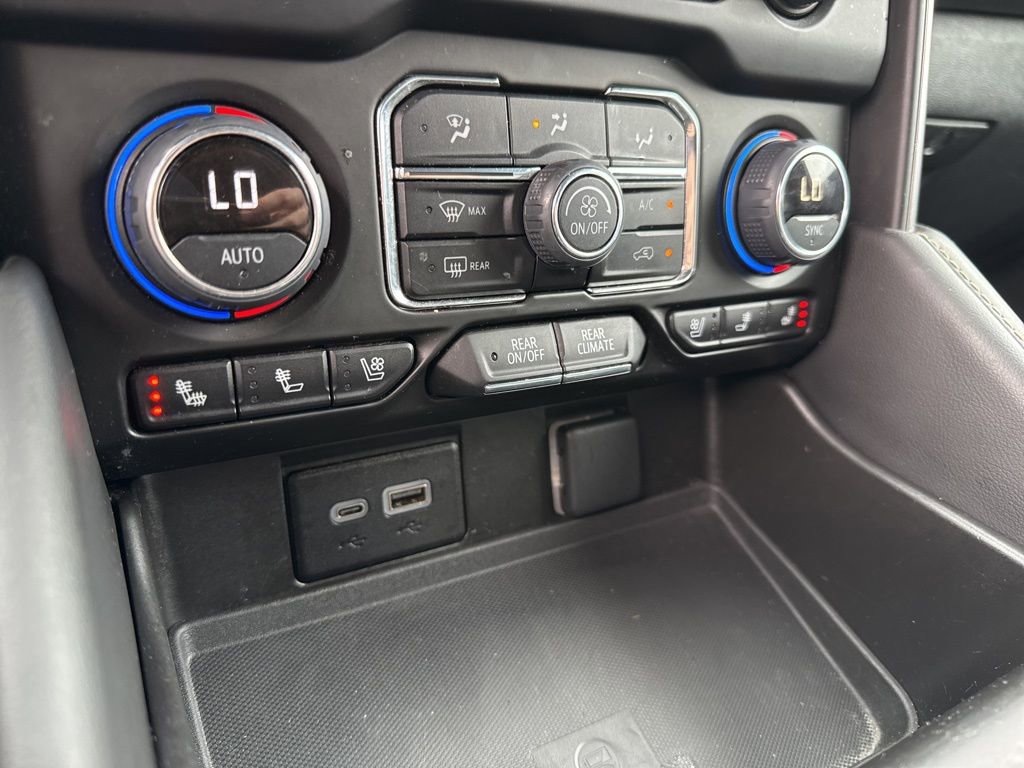 Used 2023 Chevrolet Suburban Premier image 24