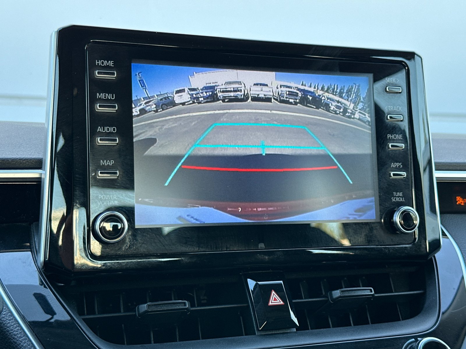 Used 2020 Toyota Corolla LE FWD image 18