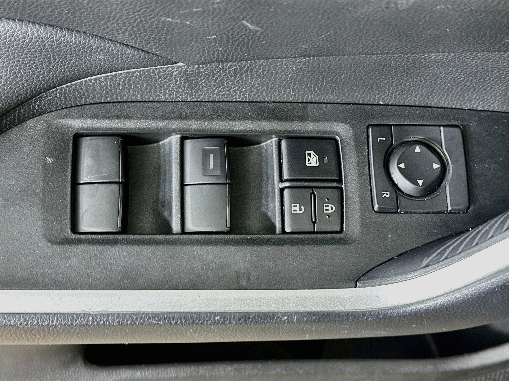 Used 2025 Toyota RAV4 LE FWD image 15