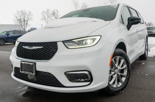 New 2026 Chrysler Pacifica Select image 1