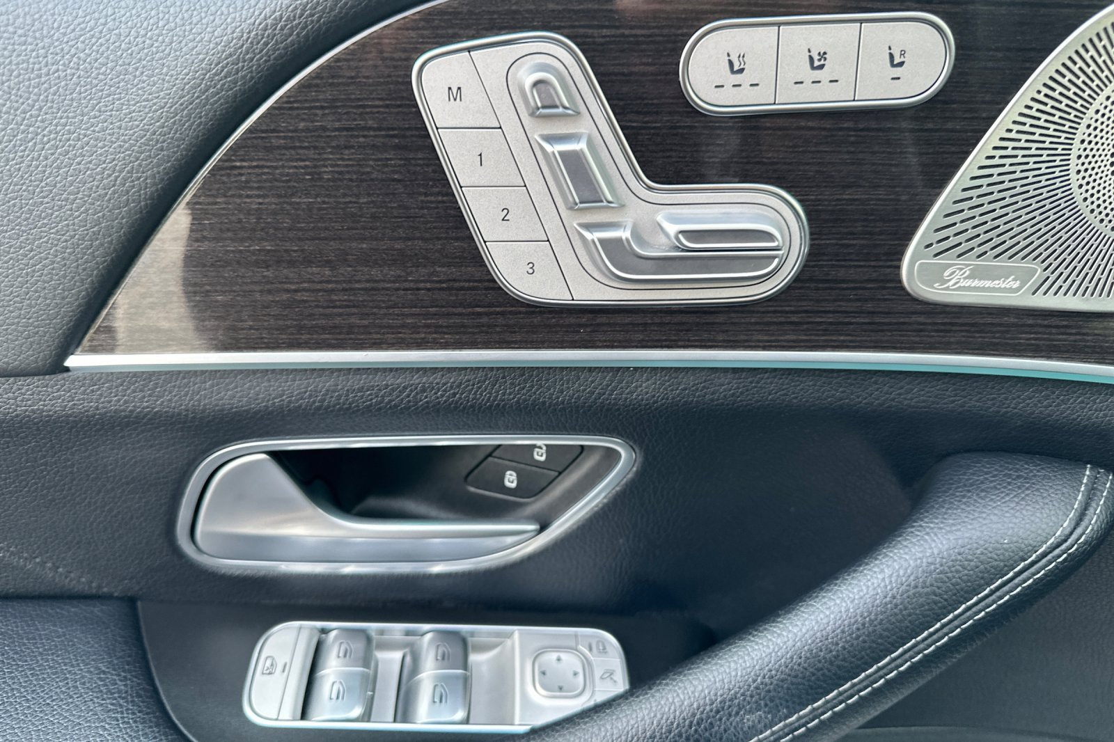 Used 2023 Mercedes-Benz GLS 450 4MATIC image 11