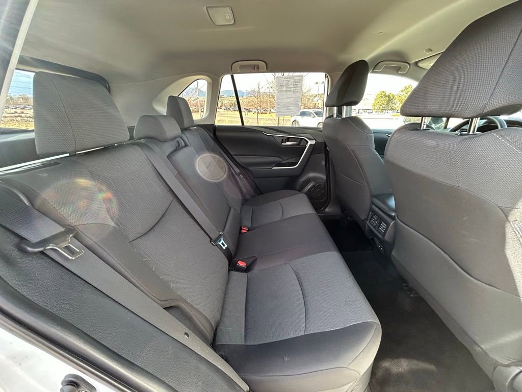 Used 2025 Toyota RAV4 XLE image 31