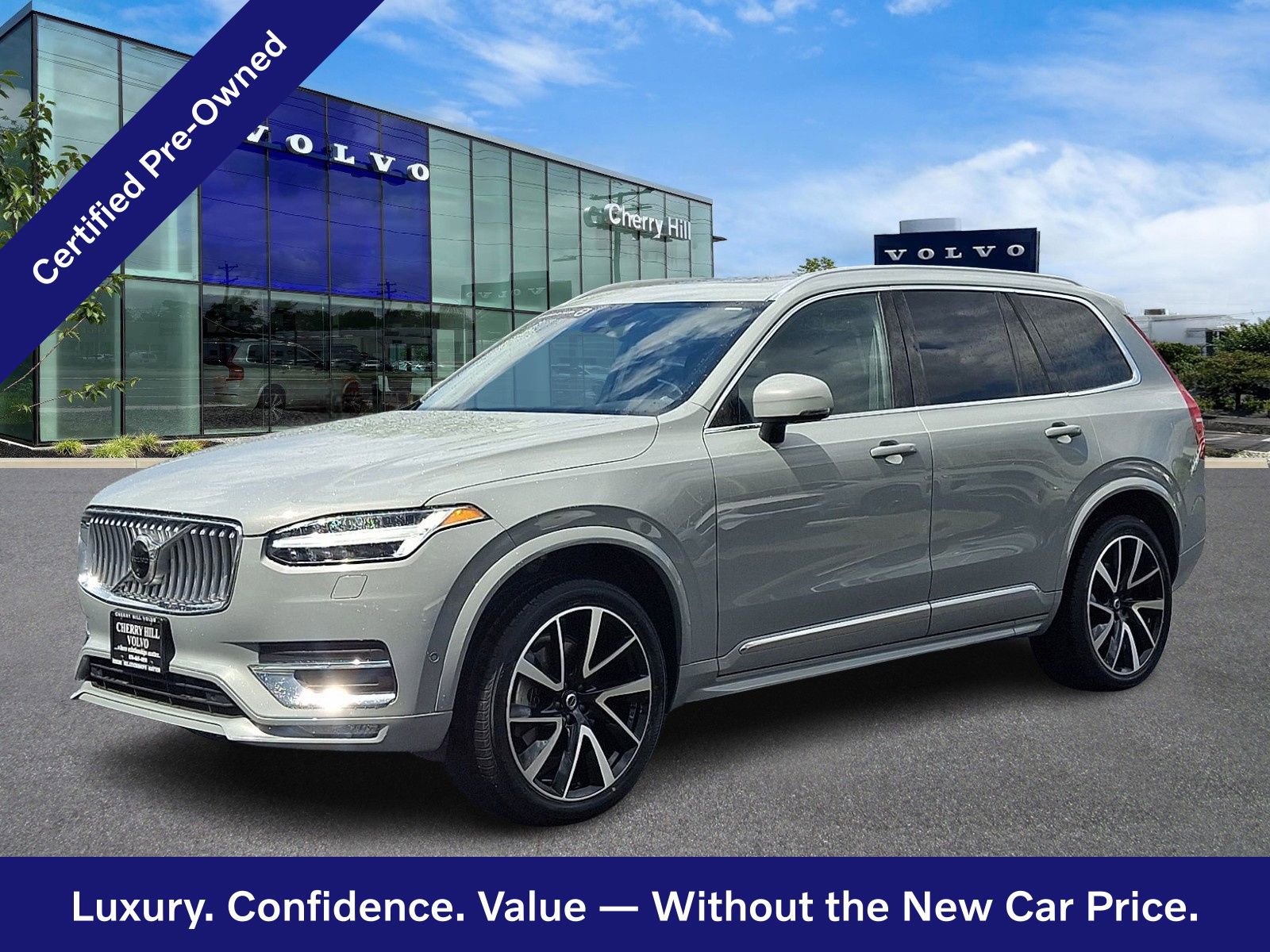 Certified 2024 Volvo XC90 B5 Plus AWD/4WD image 3