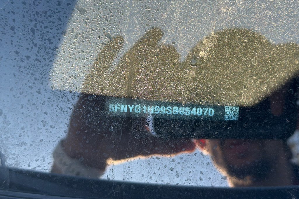 Certified 2025 Honda Pilot Black Edition image 3