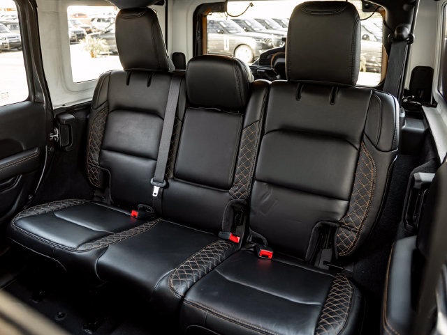 Used 2021 Jeep Wrangler Unlimited Sahara AWD/4WD image 31