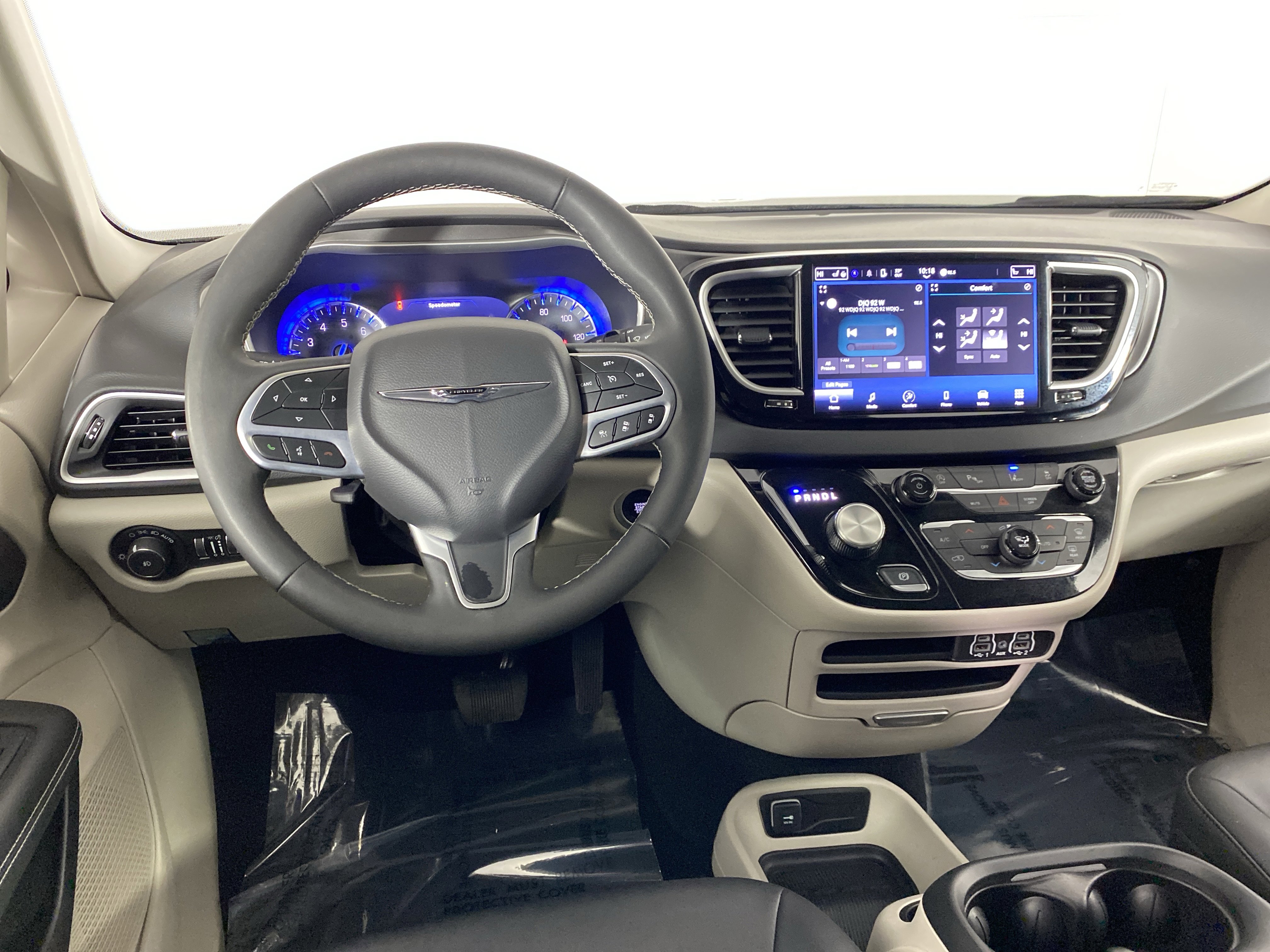 Used 2024 Chrysler Pacifica Touring-L image 19