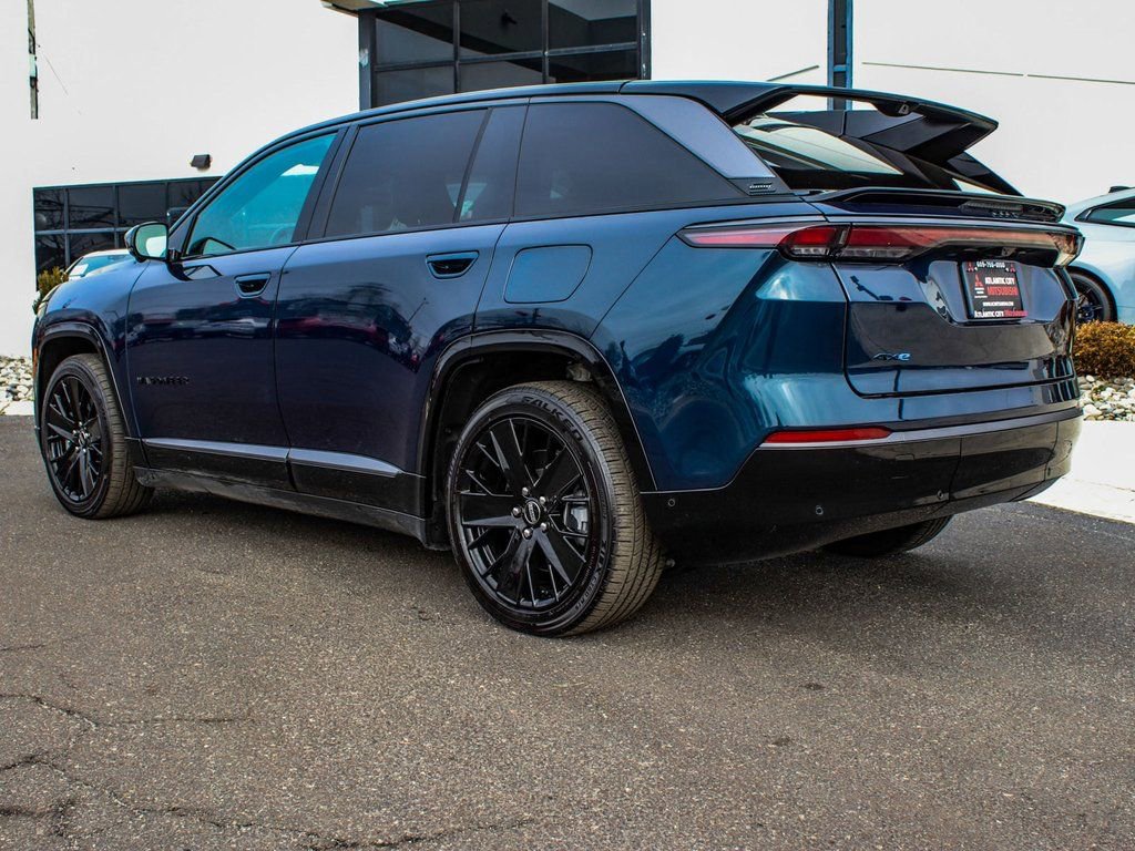 Used 2024 Jeep Wagoneer Launch Edition image 4