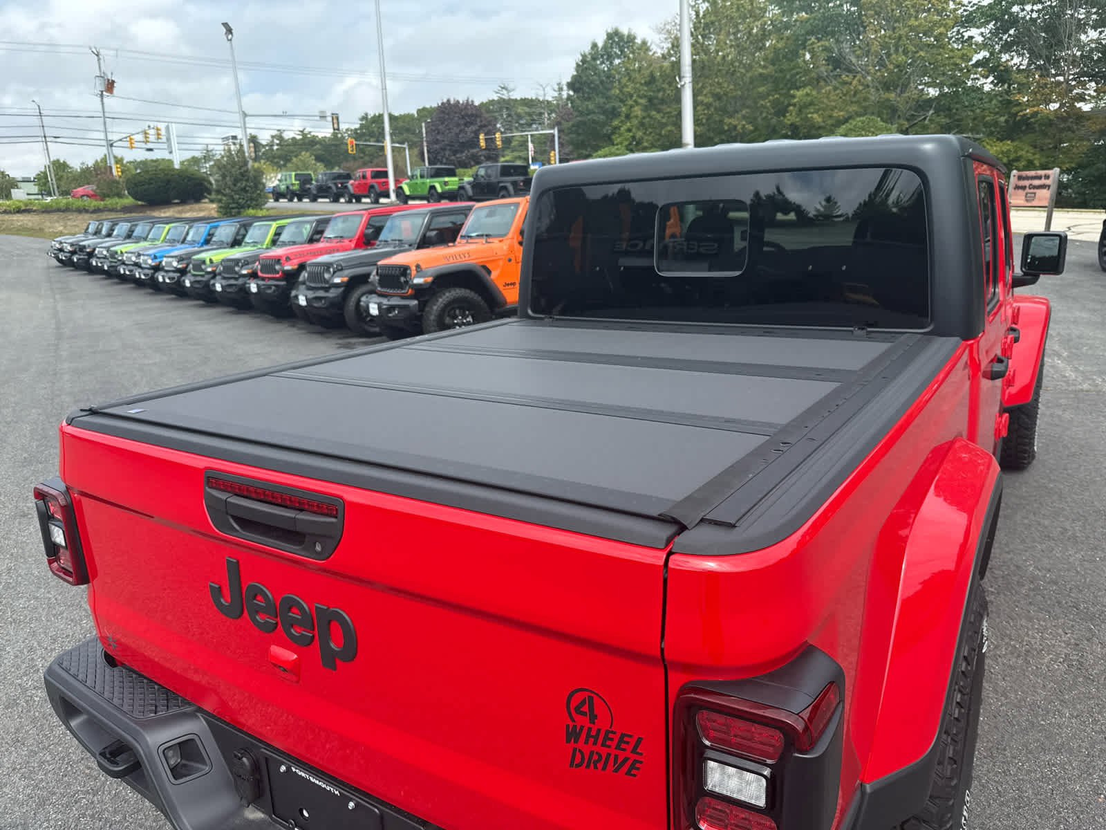 New 2025 Jeep Gladiator Sport image 8