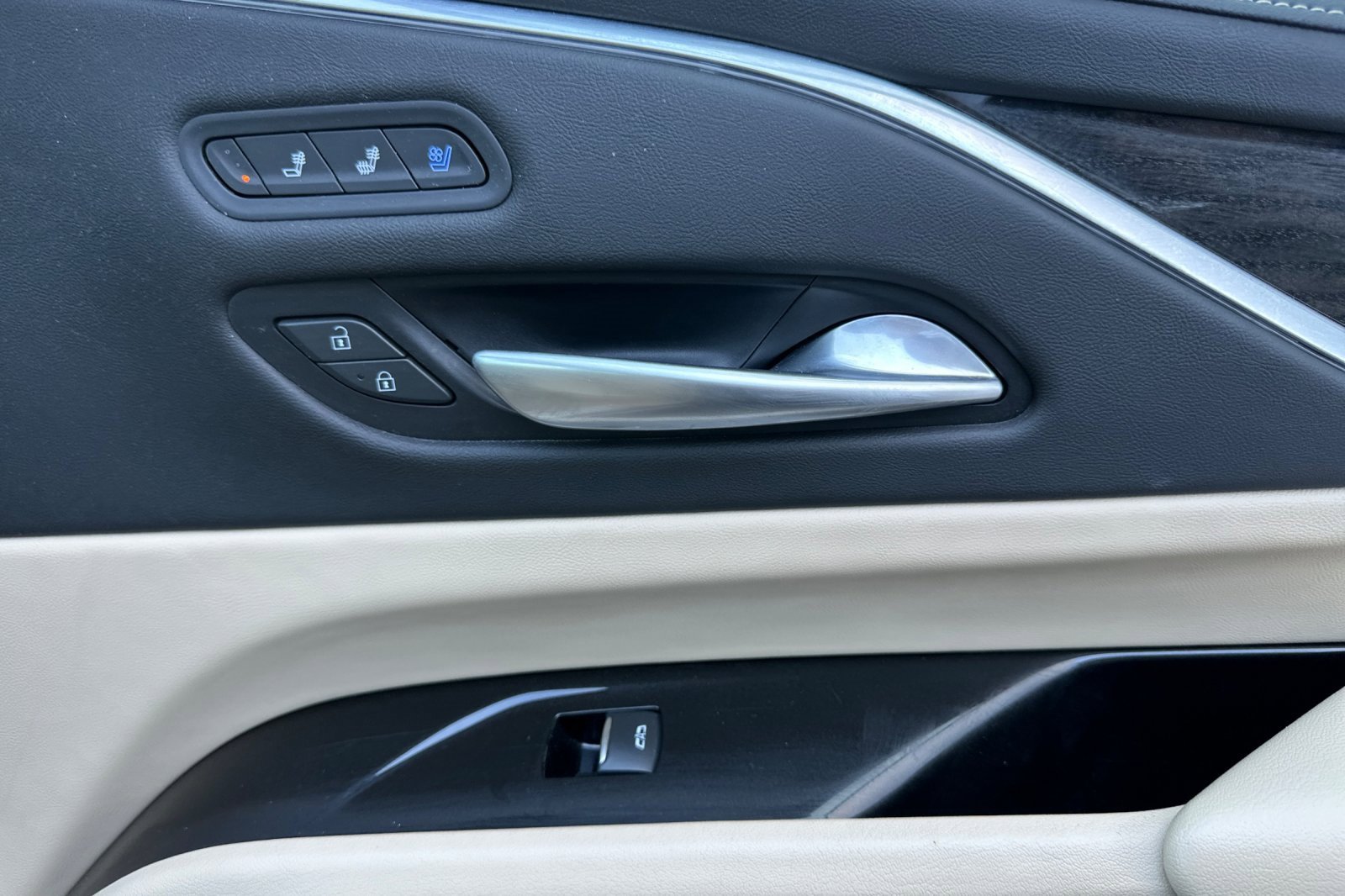 Certified 2023 Cadillac Escalade Premium Luxury w/ Performance Package image 22