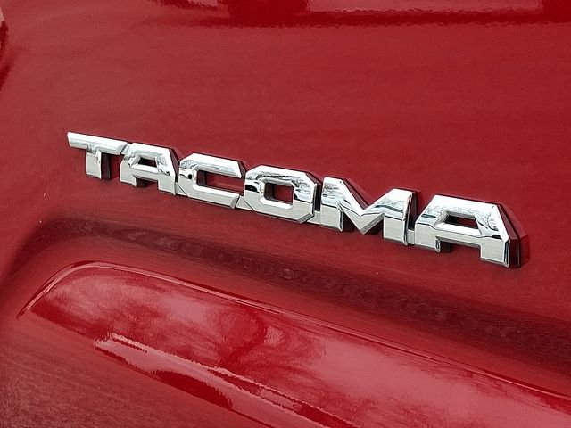 Used 2016 Toyota Tacoma Limited w/ Towing Package image 31