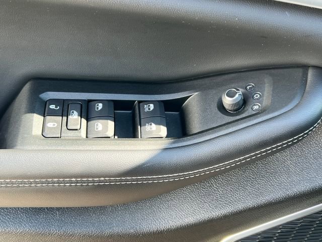 Used 2024 Jeep Grand Cherokee L Limited w/ Luxury Tech Group II image 19