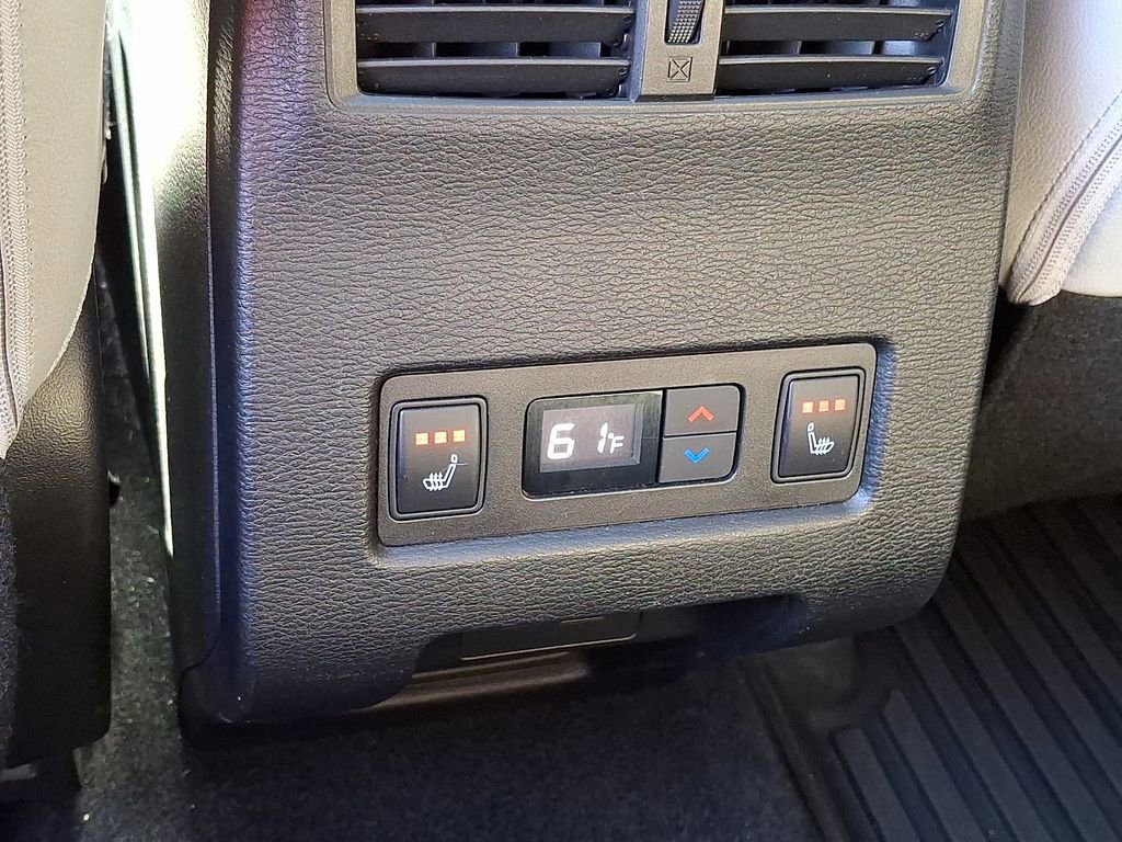 Used 2023 Mitsubishi Outlander SEL AWD/4WD image 11