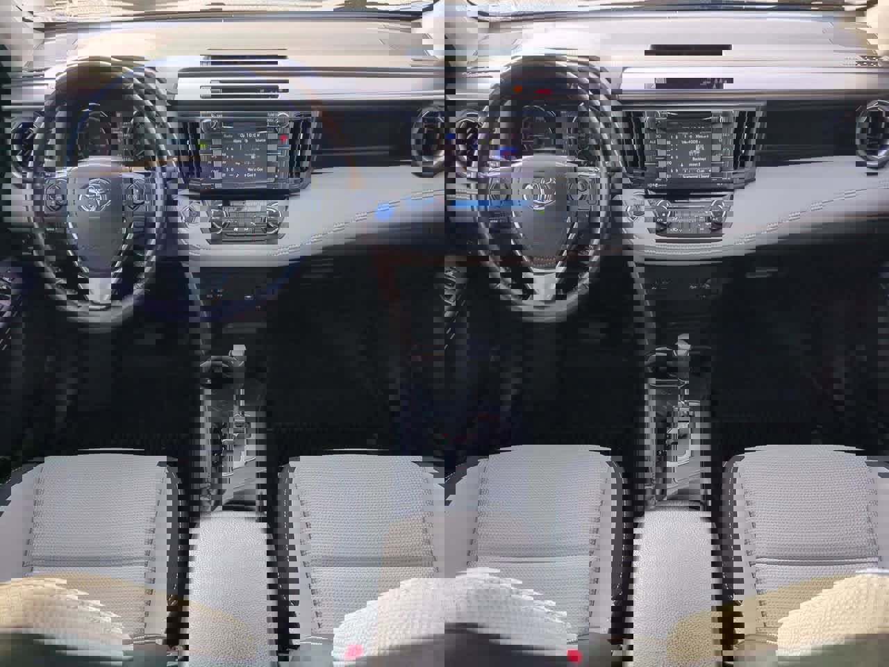 Used 2018 Toyota RAV4 XLE image 14