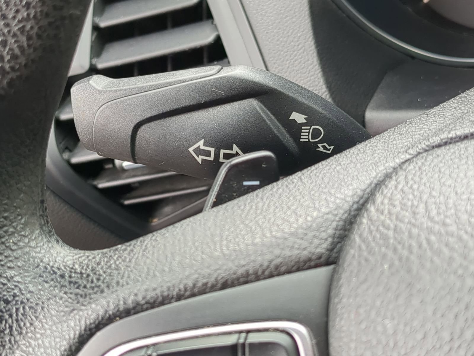 Used 2017 Ford Escape SE image 28