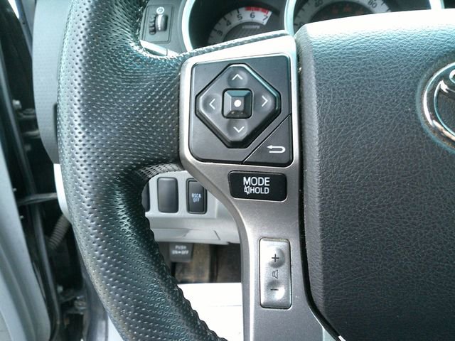 Used 2015 Toyota Tacoma TRD Sport w/ TRD Sport Package image 13