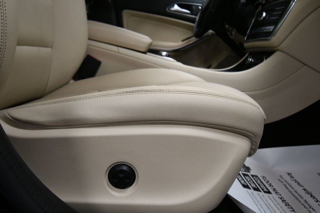 Used 2018 Mercedes-Benz GLA 250 4MATIC image 32