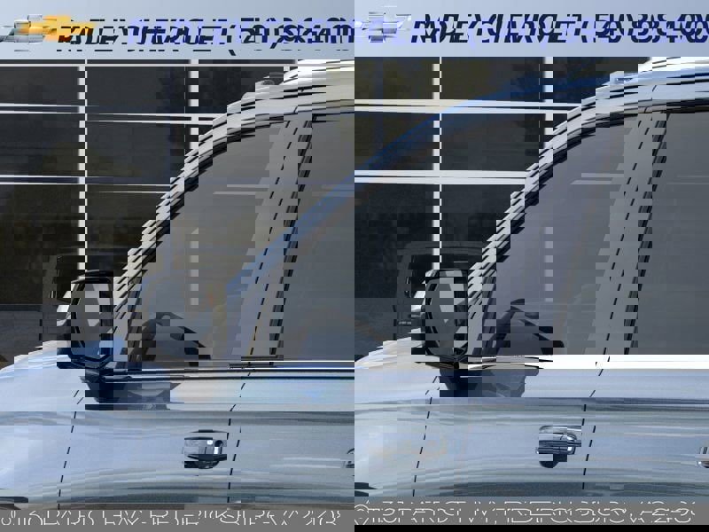 New 2025 Chevrolet Suburban Premier image 12