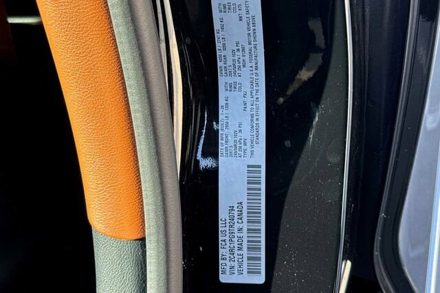 New 2026 Chrysler Pacifica Pinnacle image 27