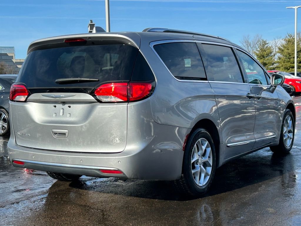 Used 2017 Chrysler Pacifica Touring-L Plus w/ Advanced Safetytec Group image 7