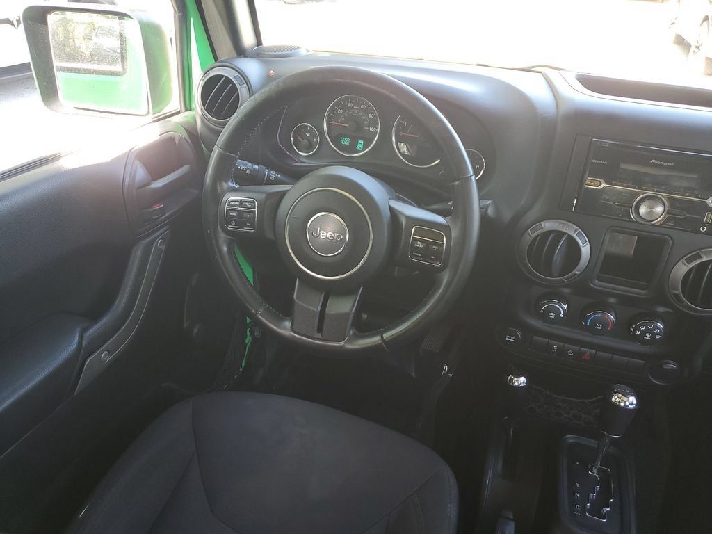 Used 2015 Jeep Wrangler Unlimited Sport w/ Connectivity Group AWD/4WD image 18
