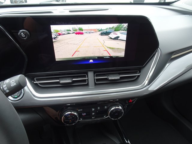 New 2026 Chevrolet Trax ACTIV w/ Sunroof Package FWD image 11