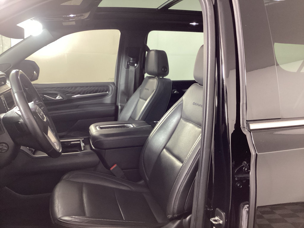 Used 2022 GMC Yukon XL Denali AWD/4WD image 17