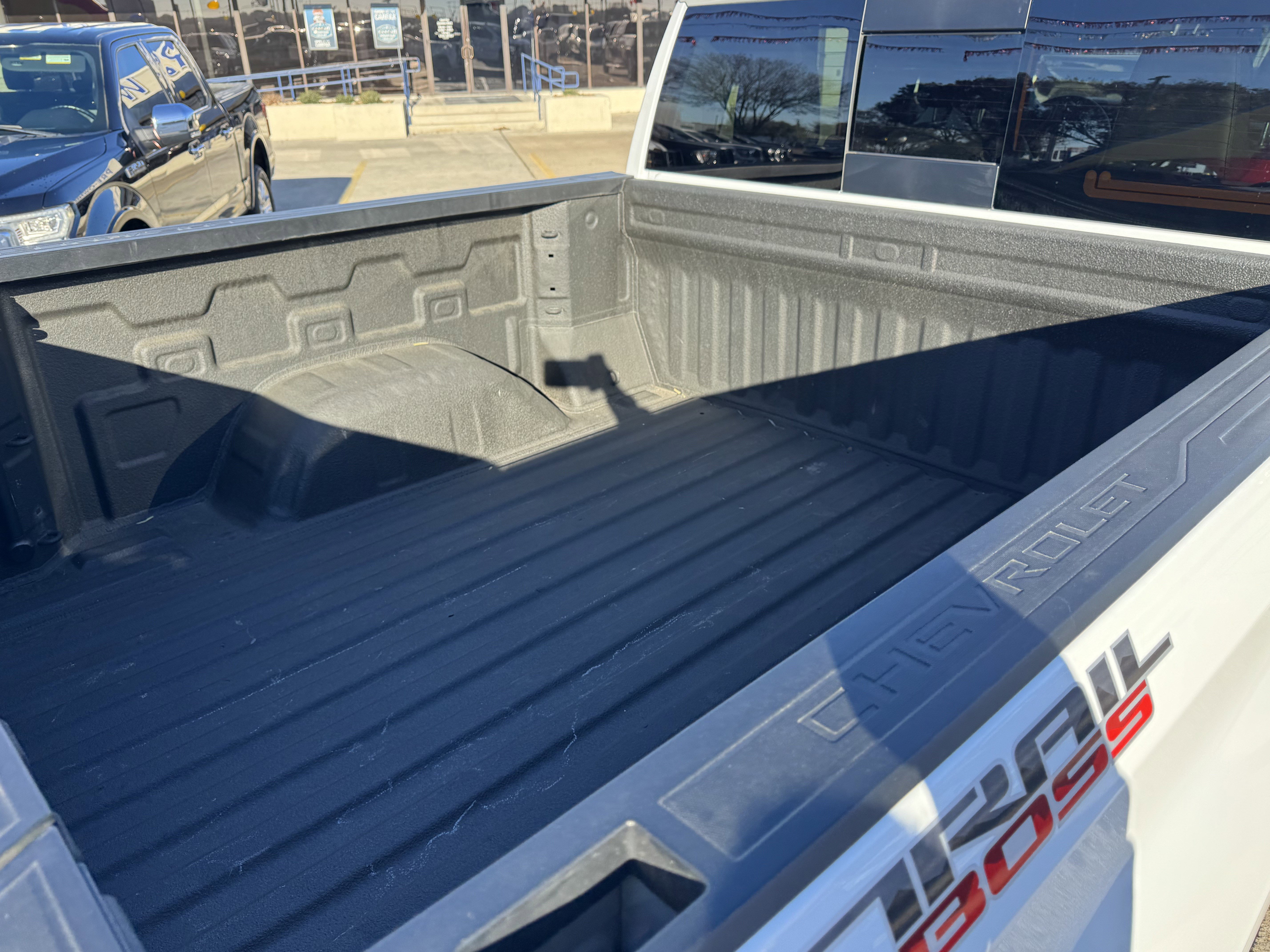 Used 2025 Chevrolet Silverado 1500 LT Trail Boss w/ Convenience Package II image 8