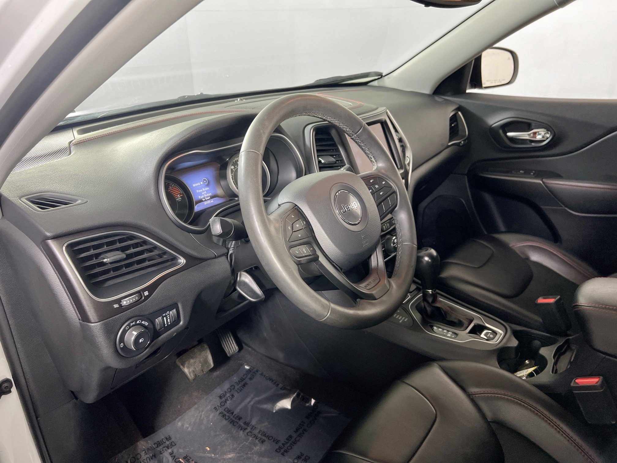 Used 2022 Jeep Cherokee Trailhawk w/ Trailer Tow Group AWD/4WD image 9